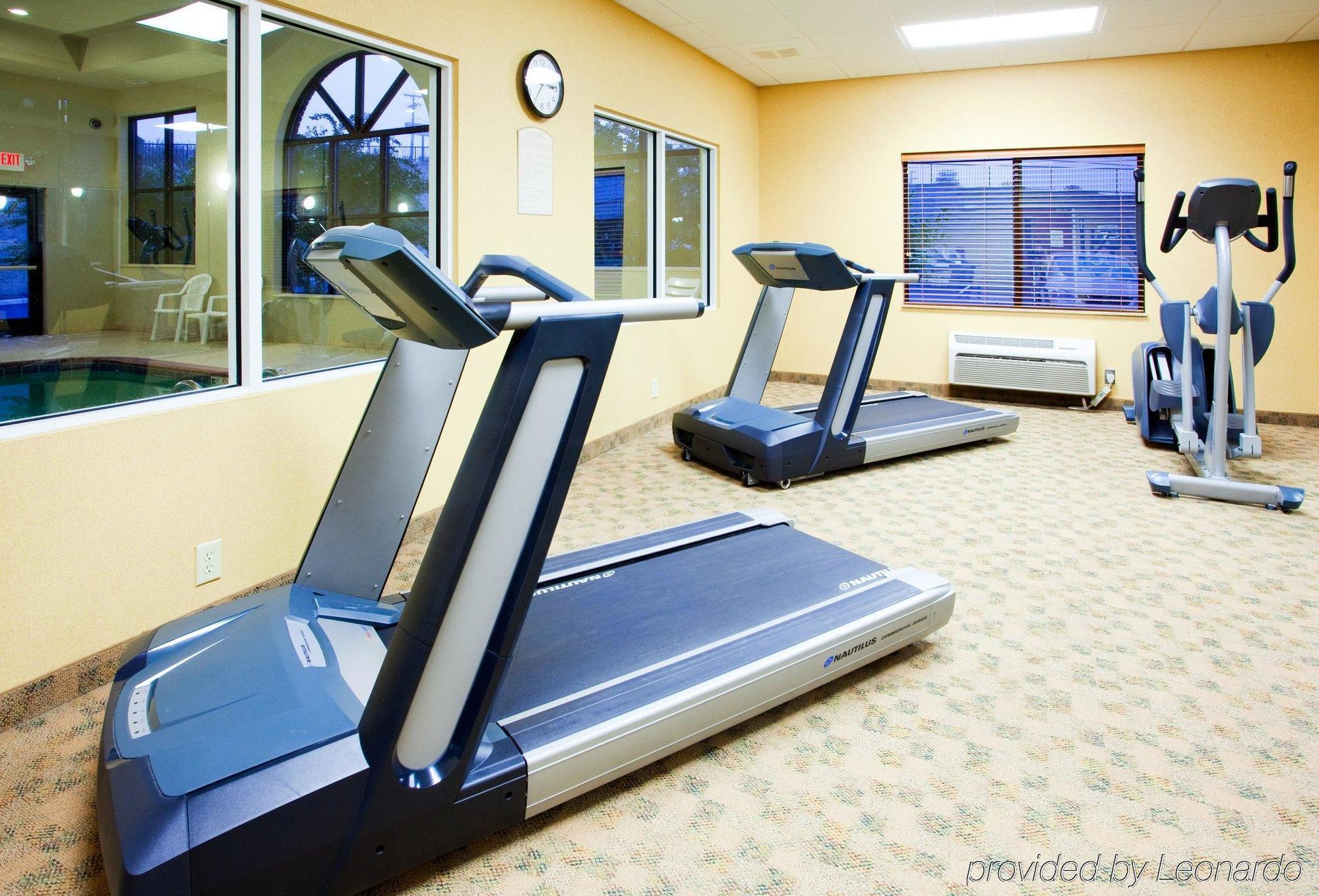 Holiday Inn Express & Suites Rocky Mount Smith Mountain Lake By Ihg Ανέσεις φωτογραφία